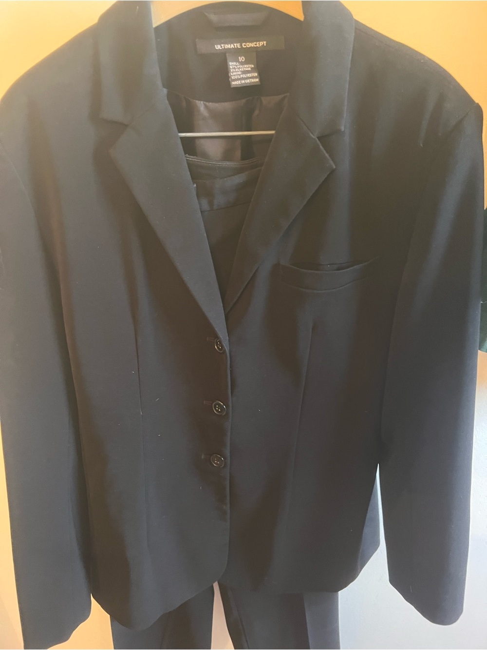 Women's Black pantsuit Tailored Three-Button Jacket and pants